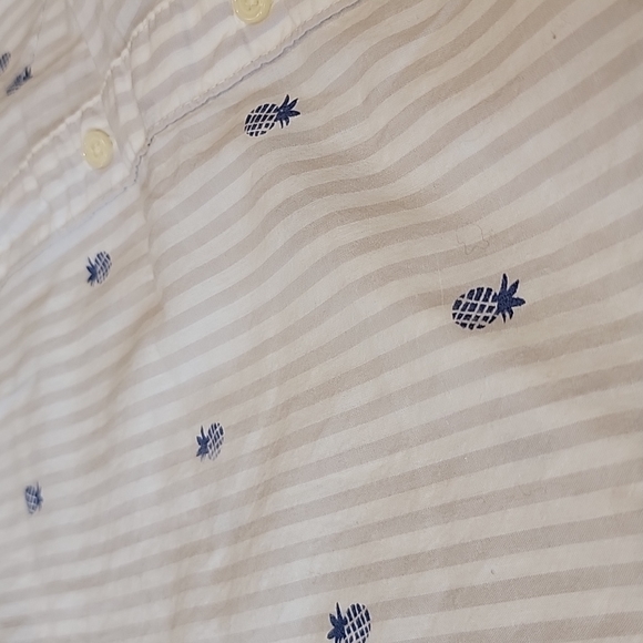 Old Navy: Fun Pineapple shirt - Picture 3 of 3